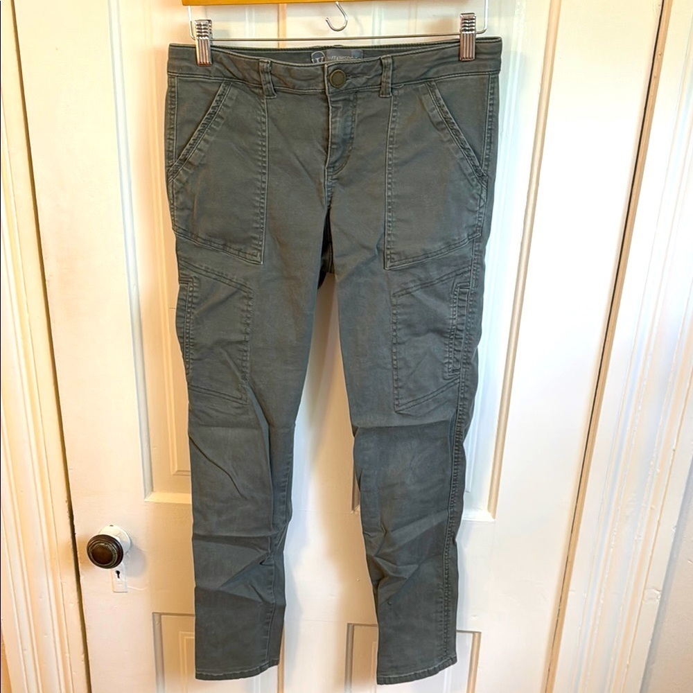 Wit & Wisdom // Olive Ankle Straight Leg Cargo Pants